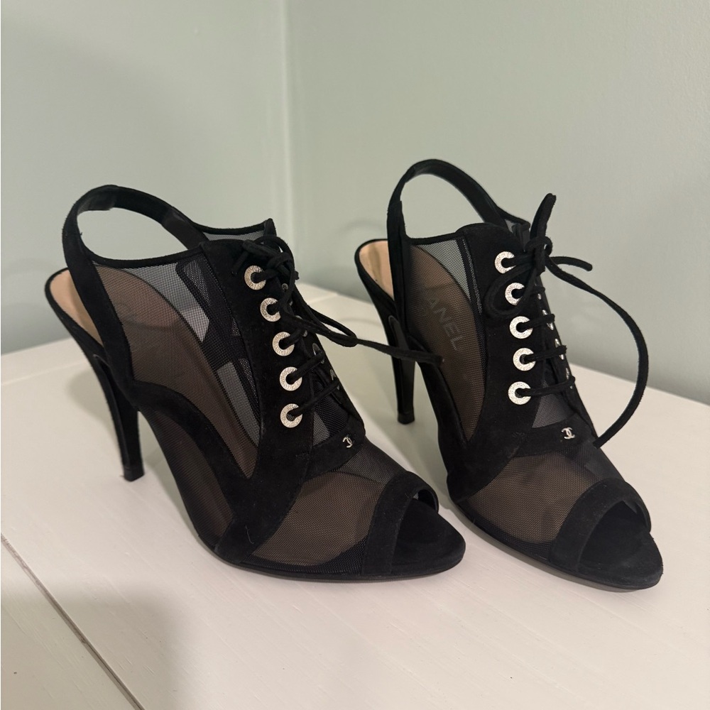 Chanel Suede and Mesh Sling Back 3.75 Inch heels sandals Size 40